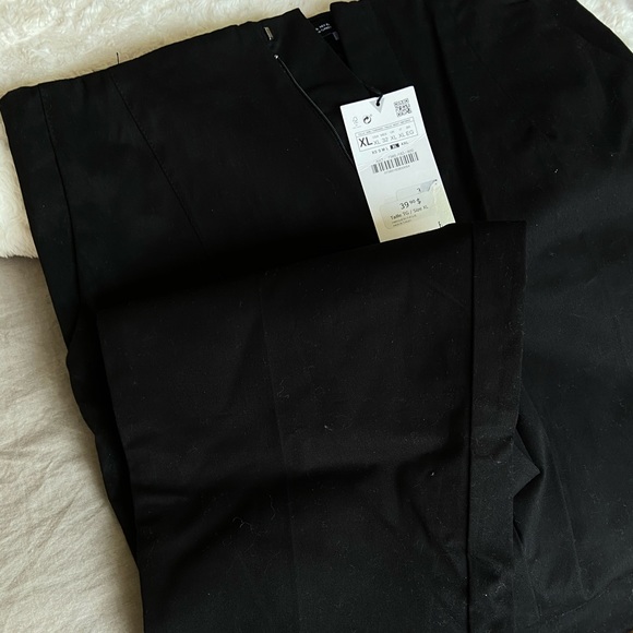 Zara work pant! 40$ + tax, XL! Super cute tapered - Picture 2 of 3